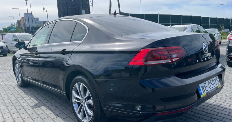 Volkswagen Passat cena 64900 przebieg: 188000, rok produkcji 2019 z Tuczno małe 326